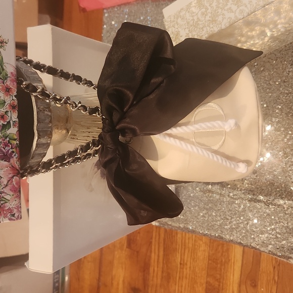 CHRISTIAN DIOR POUCH NWOT - Picture 4 of 10